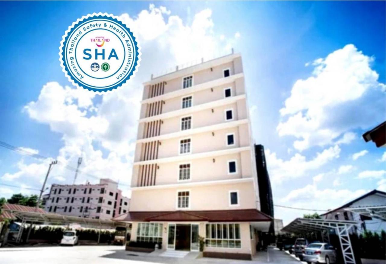 P.A. Thani Hotel Nakhon Sawan Buitenkant foto