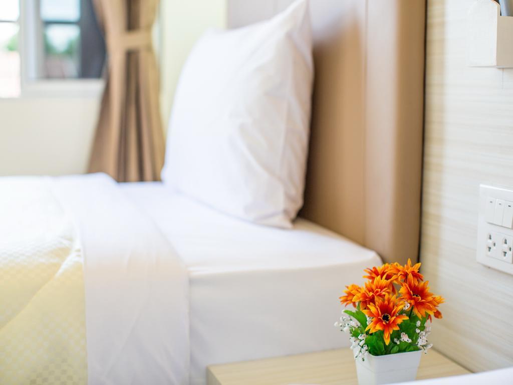 P.A. Thani Hotel Nakhon Sawan Buitenkant foto