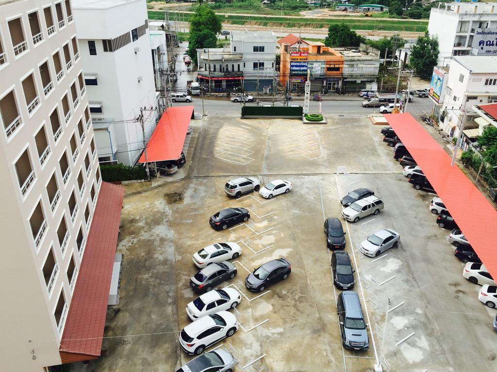 P.A. Thani Hotel Nakhon Sawan Buitenkant foto
