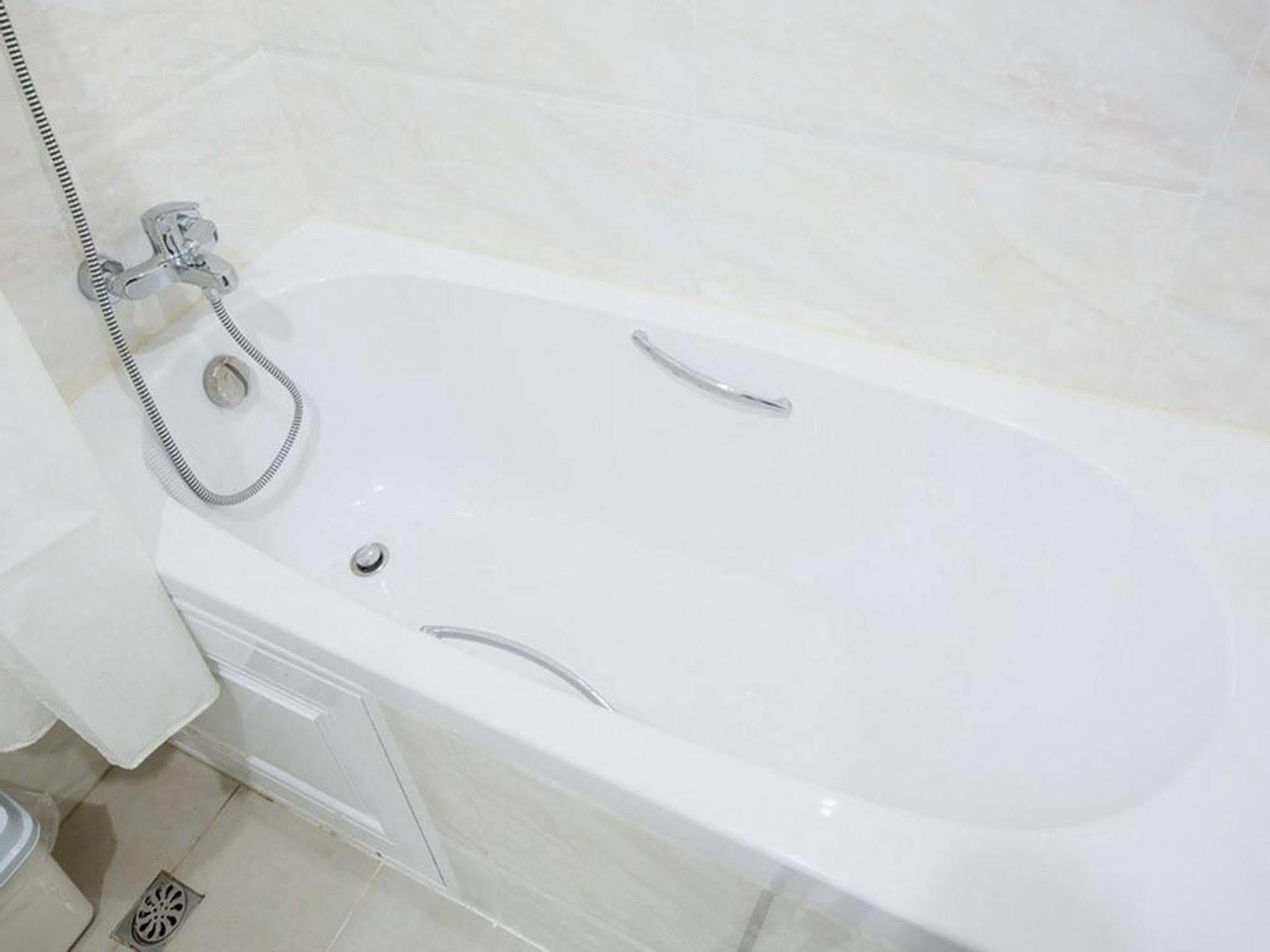 P.A. Thani Hotel Nakhon Sawan Buitenkant foto