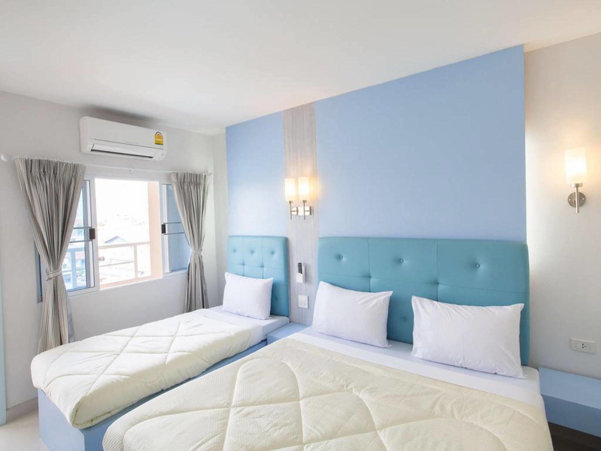 P.A. Thani Hotel Nakhon Sawan Buitenkant foto