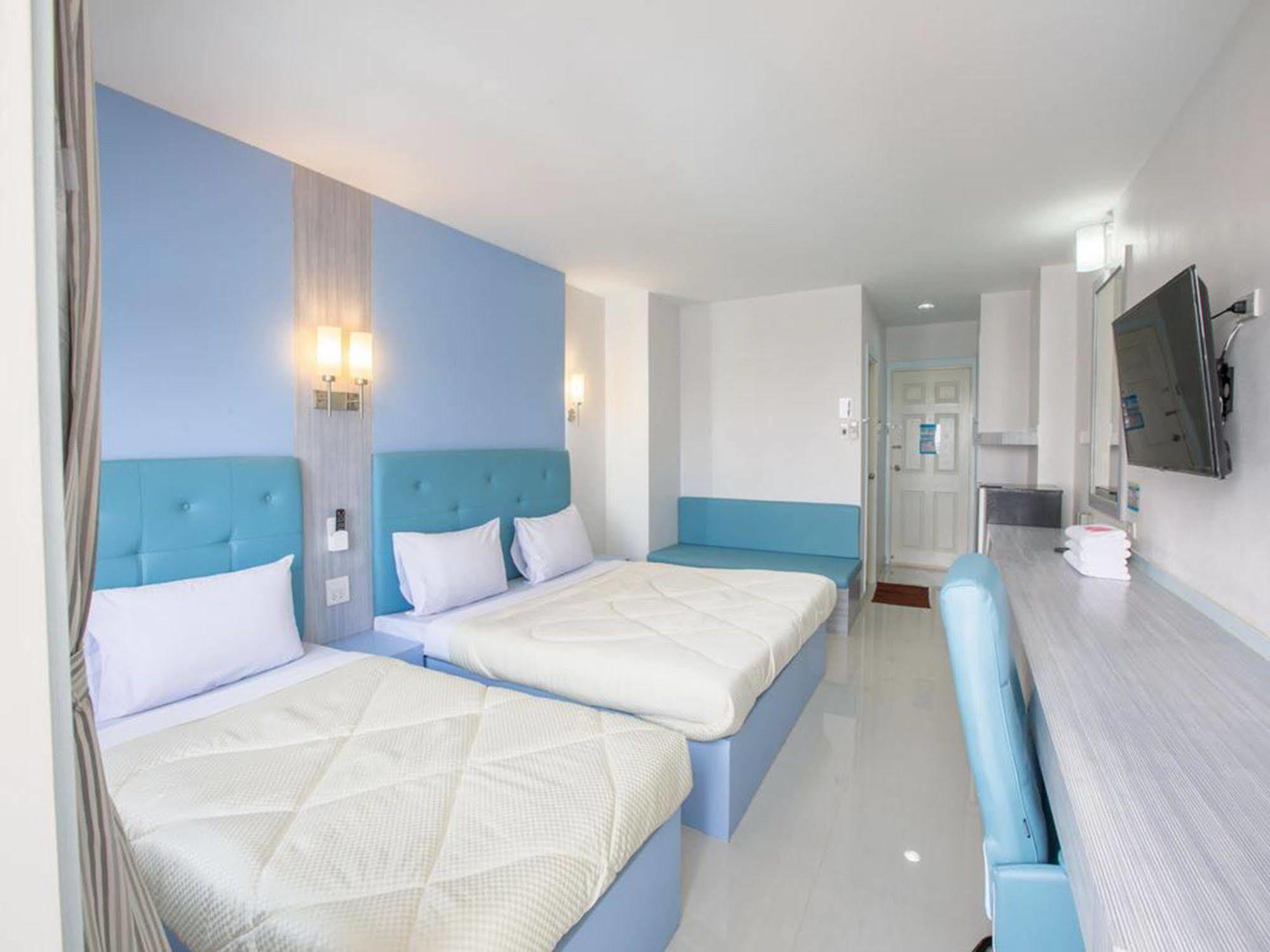 P.A. Thani Hotel Nakhon Sawan Buitenkant foto